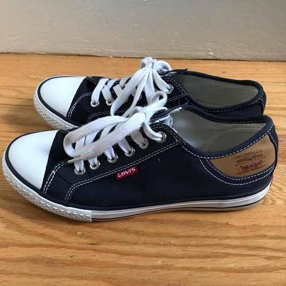 *SOLD* Levi’s Sneakers - Picture 2 of 5